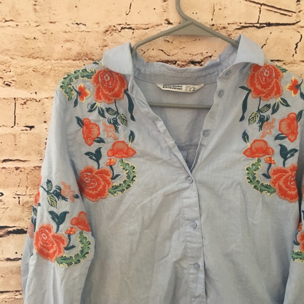 Zara Basic Denim Embroidered Chambray Floral Top M